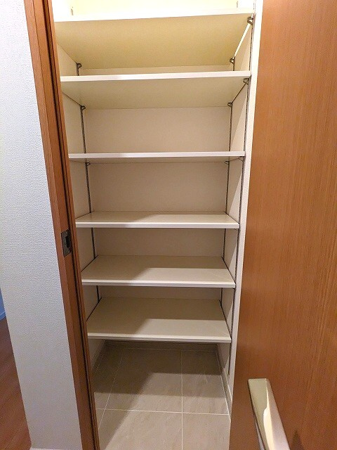 ラドゥセール秋葉原の玄関|シューズインクローゼットです