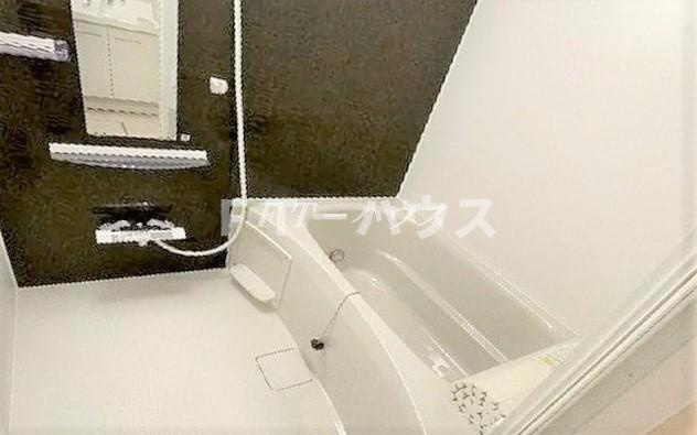 千葉市花見川区検見川町３丁目のアパートの浴室