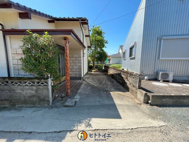宅間田中古住宅の駐車場