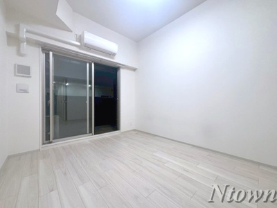 【居間・リビング】 | プレサンス上前津エレスタ | こちらの居間で趣味の時間をお楽しみください