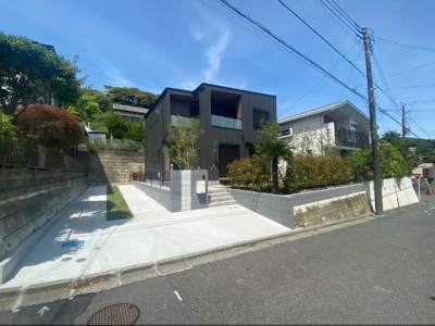 【前面道路含む現地写真】 | 鎌倉市稲村ガ崎　新築一戸建