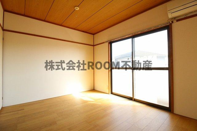 大王ハイツの洋室