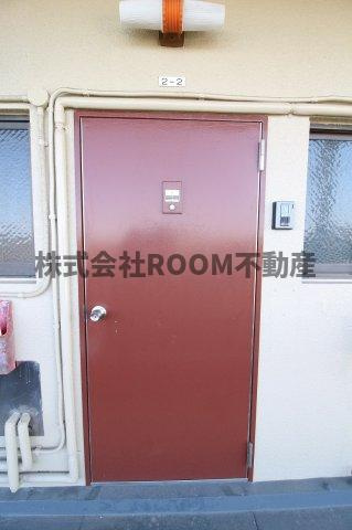 大王ハイツの玄関