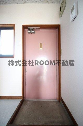 大王ハイツの玄関