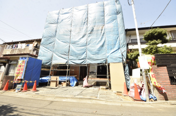 練馬区大泉学園町5丁目 新築戸建の前面道路含む現地写真