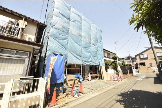 練馬区大泉学園町5丁目 新築戸建の前面道路含む現地写真