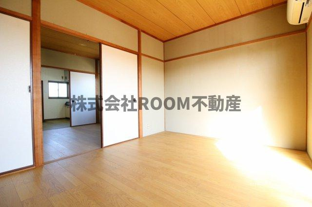 大王ハイツの洋室