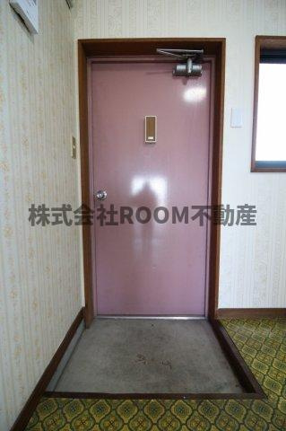 大王ハイツの玄関