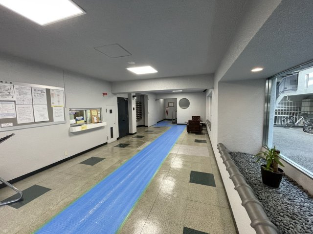デラシオン御室のエントランス|共用部