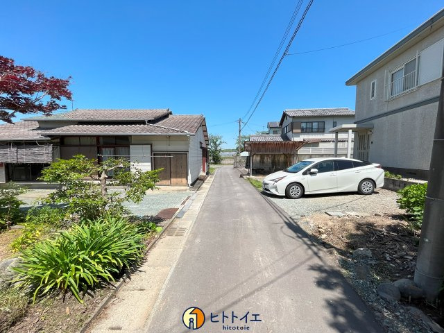 柳島　中古住宅の前面道路含む現地写真