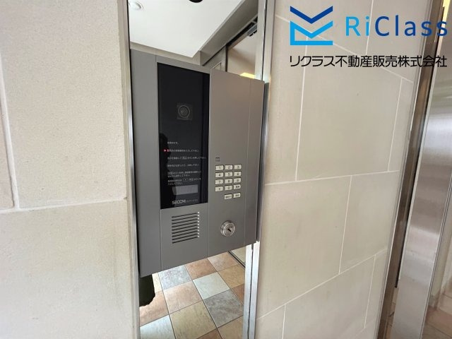 ファスタージュ相楽園のエントランス|エントランスはオートロックです