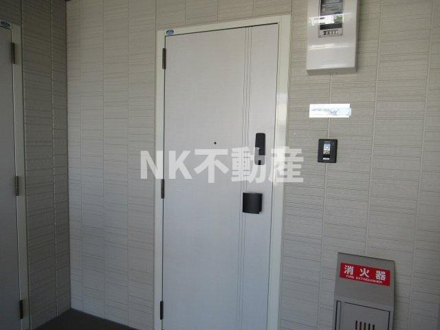 【玄関】 | セレナヴィラ小阪W（河内小阪賃貸） | 明るい玄関です