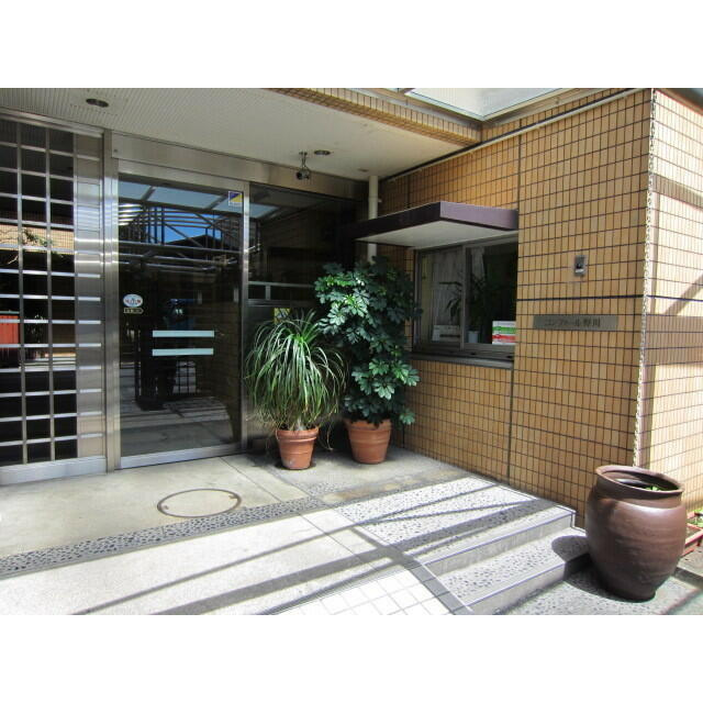 コンフォール野川のエントランス