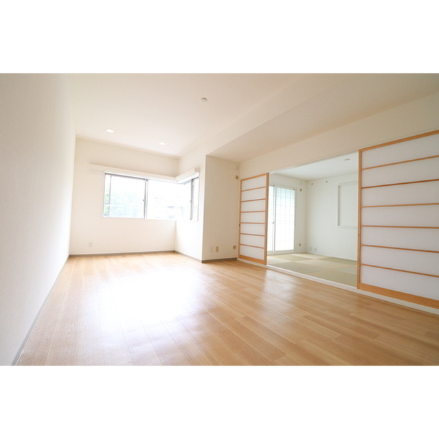 コンフォール野川の居間・リビング