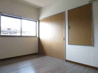 【洋室】 | メゾンドアーサⅡ | 2階北洋間