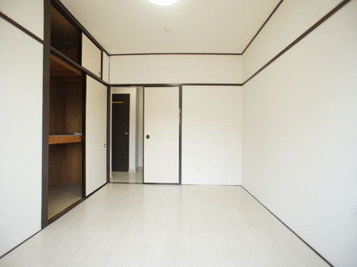 【収納】 | アワノハイツ | お部屋が広く使える充溢収納付きです♪