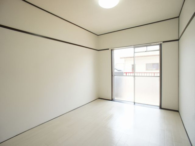 【寝室】 | アワノハイツ | 日当たり良好です。(洋室に変更予定です)