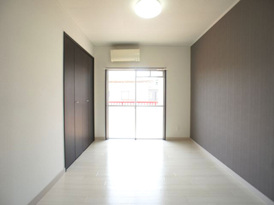 【居間・リビング】 | アワノハイツ | 快適に過ごせるエアコンが付いています♪