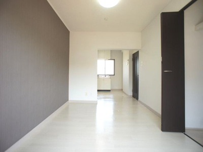 【居間・リビング】 | アワノハイツ | 広いリビングです♪