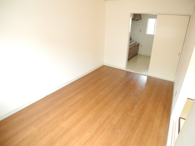 サニーハイツわし崎Aの居間・リビング