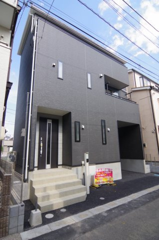 越谷市下間久里　新築戸建ての外観