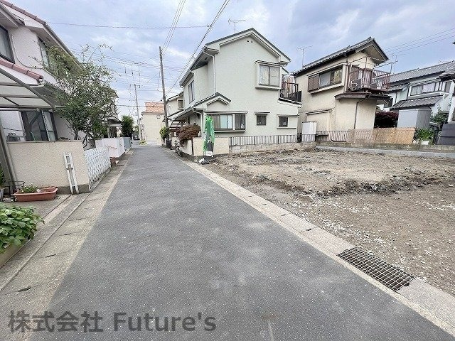 八潮市浮塚　新築戸建　全1棟の前面道路含む現地写真|前面道路の写真になります。