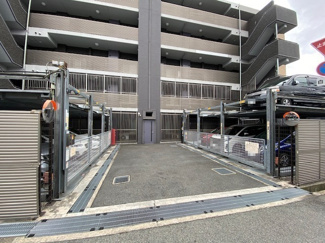 【駐車場】