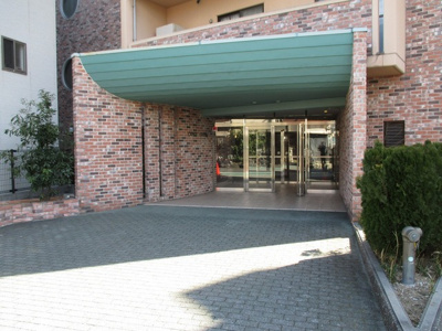 【エントランス】 | キャニスコート上新庄 | 毎日通るエントランスはこのようになっています