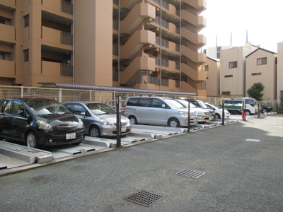 【駐車場】 | キャニスコート上新庄 | 駐車場です