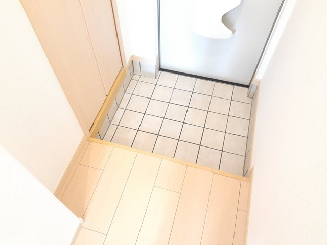【玄関】 | プレジェーネ一津屋