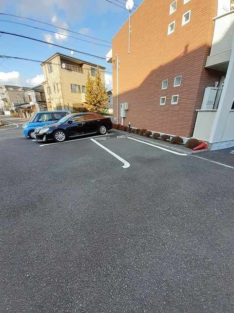 アローラの駐車場
