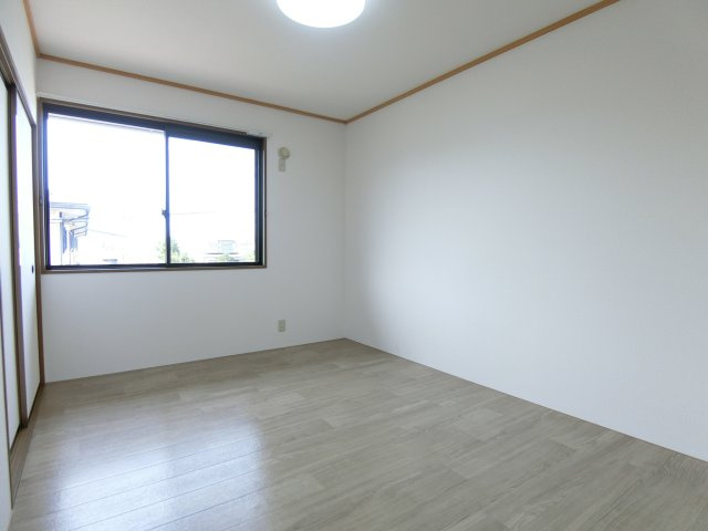 サン・ルミエールB棟の洋室