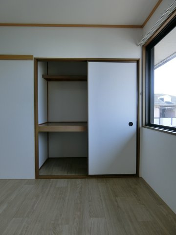 サン・ルミエールB棟の収納