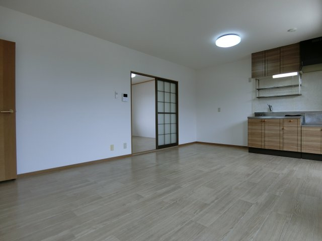 サン・ルミエールB棟の居間・リビング