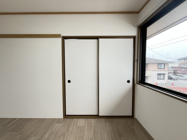 サン・ルミエールB棟の収納