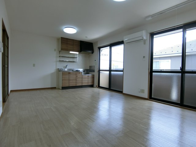 サン・ルミエールB棟の居間・リビング