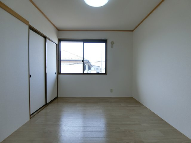 サン・ルミエールB棟の洋室