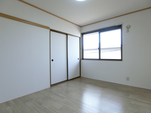 サン・ルミエールB棟の洋室