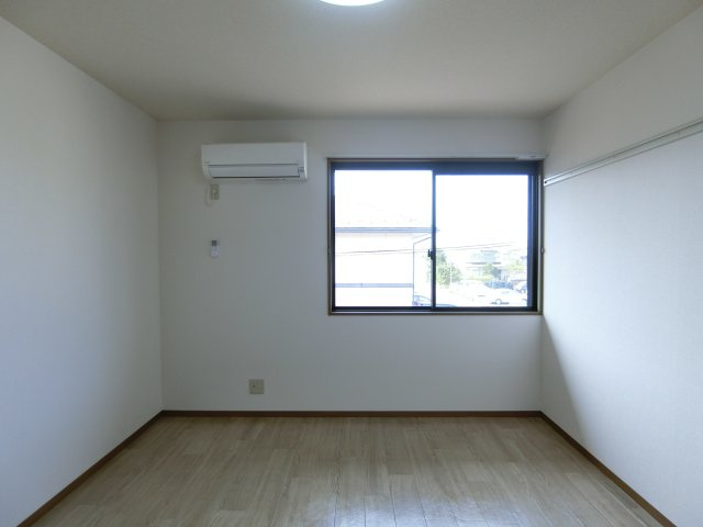 サン・ルミエールB棟の洋室