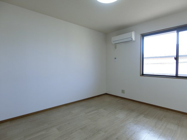 サン・ルミエールB棟の洋室