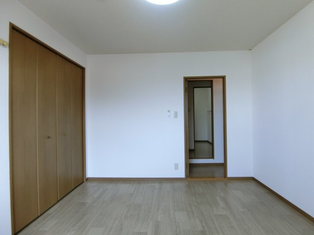 サン・ルミエールB棟の洋室