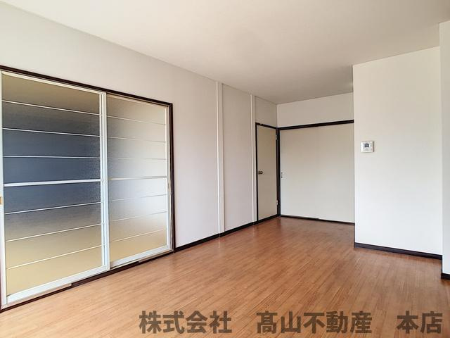 丸昭第２ビルの居間・リビング