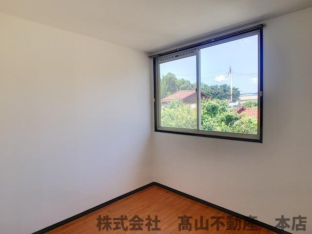 丸昭第２ビルの洋室