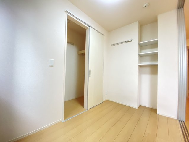 ファミィーユKⅡの洋室