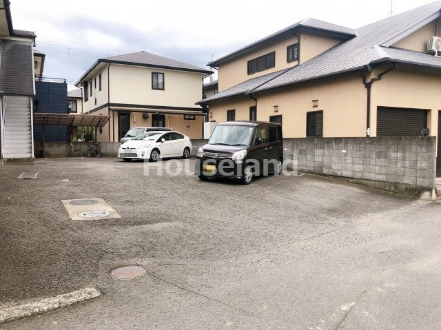 和歌山市津秦のアパートの駐車場
