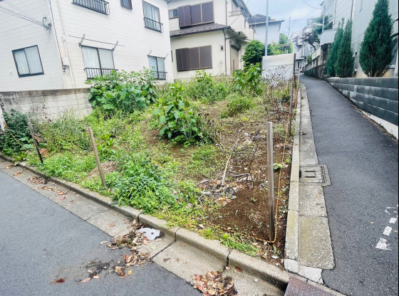 新宿区北新宿　 売地の前面道路含む現地写真