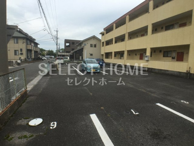【駐車場】 | リバーサイドハウス | 駐車場です