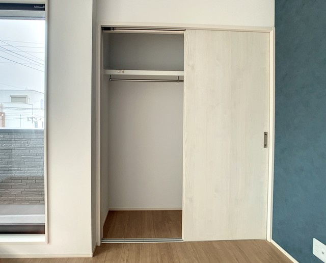 直方市大字感田のアパートの収納