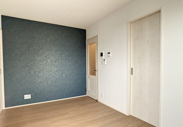 直方市大字感田のアパートの居間・リビング