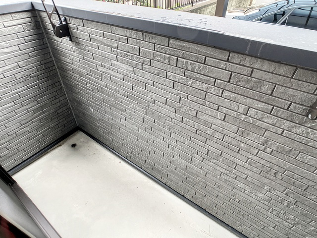 直方市大字感田のアパートのバルコニー